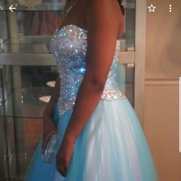 Prom dress - Picture 3 of 3